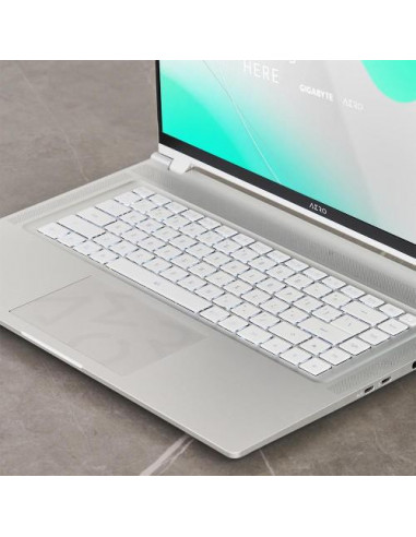 Portátil Gigabyte Aero 16 OLED:...
