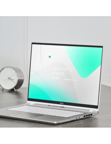 Portátil Gigabyte Aero 16 OLED:...