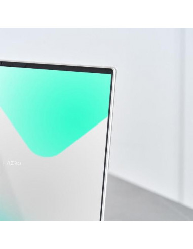 Portátil Gigabyte Aero 16 OLED:...